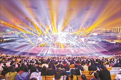海心沙廣州超級跨年現(xiàn)場氣氛熱烈。.png
