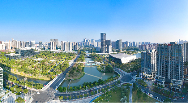 今年上半年經(jīng)南沙口岸進(jìn)出口貨物總值同比增長21.7%