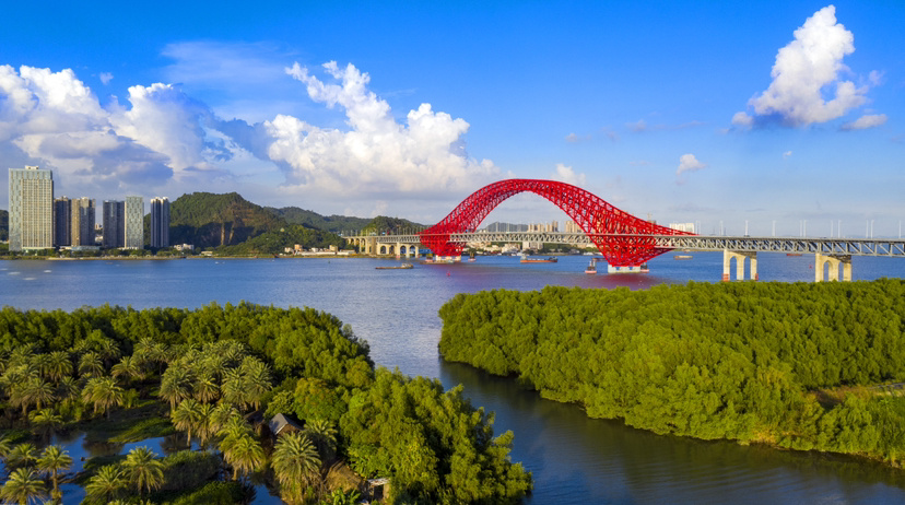 數(shù)聯(lián)灣區(qū) 智通全球！市區(qū)聯(lián)動(dòng)打出數(shù)據(jù)國(guó)際合作“組合拳” 廣州南沙領(lǐng)跑灣區(qū)數(shù)實(shí)融合新賽道